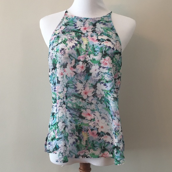 Violet & Claire Tops - 🎉HP🎉 Violet + Claire Cute Floral Summer Top
